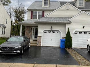 8 Steeplechase Cir, Aston, PA 19014