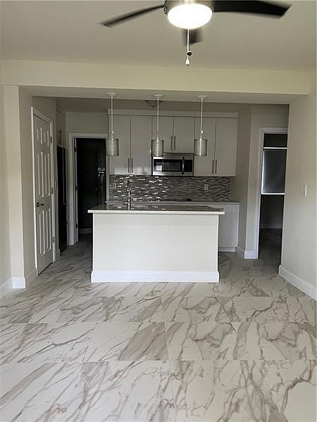 1st image of 912 NE 15th Ave APT 3