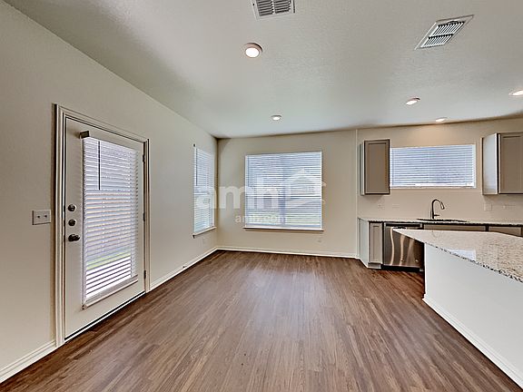 5th image of 2725 Lillybrook Ln