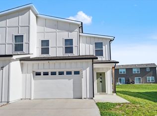 2530 Arlene Pl, Lawrence, KS 66046