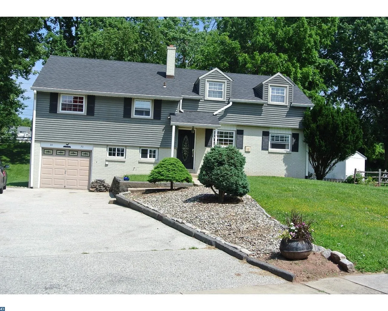 2430 N Parkview Dr photo 1