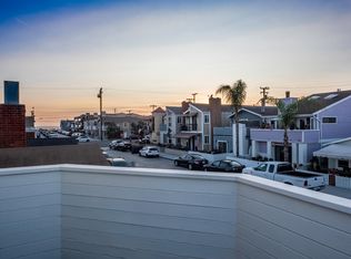 212 29th St APT B, Newport Beach, CA 92663