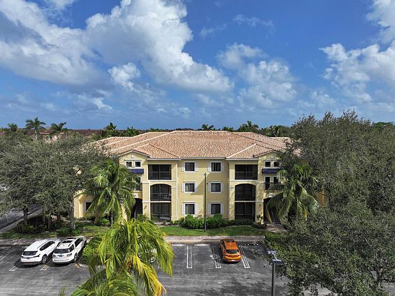 2nd image of 2730 Anzio Court #105