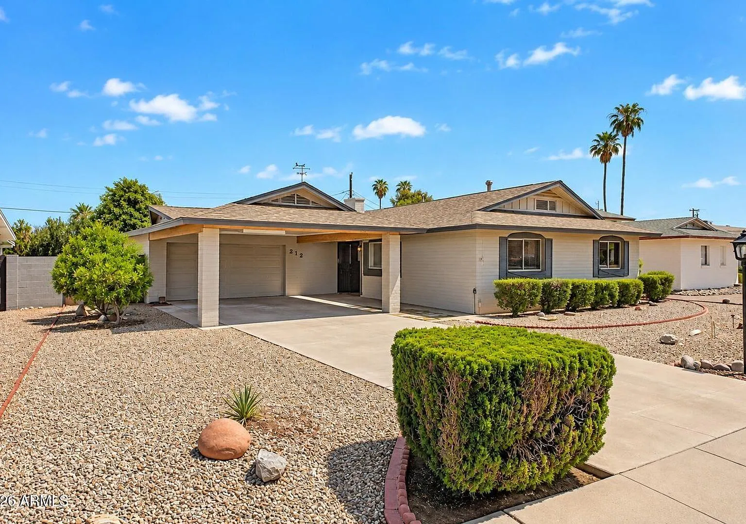 Free Rent Interested? Remodeled Tempe Home 4br/2ba — Photo 1