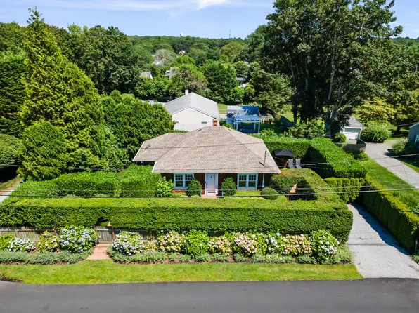 16 Miller Ln, East Hampton, NY 11937
