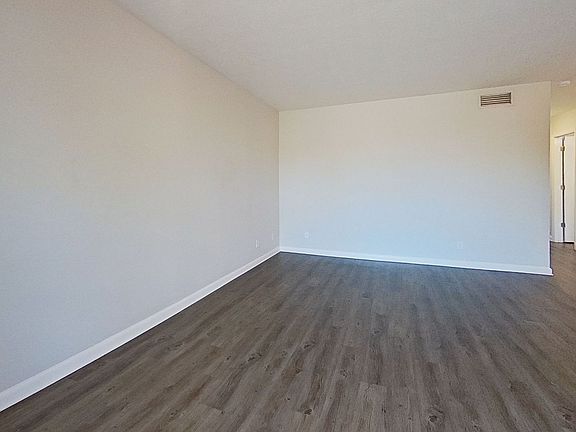 3rd image of 2216 Spring Park Rd APT 24
