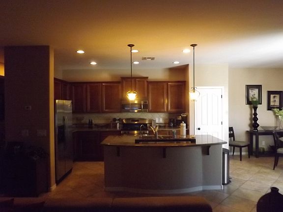 4th image of 2340 S Walnut Dr
