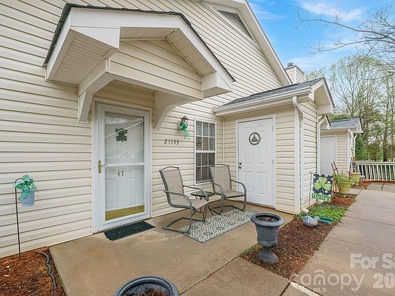 3rd image of 21153 Cold Spring Ln