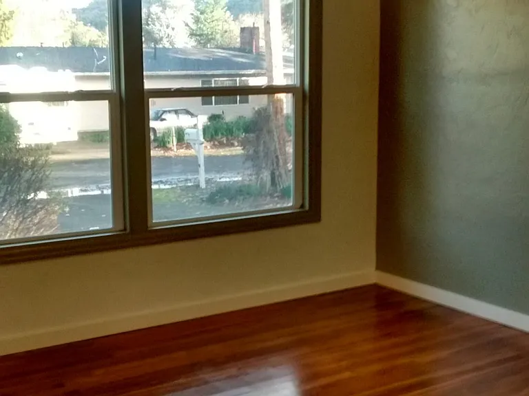 412 W Myrtlewood Ct — Photo 9