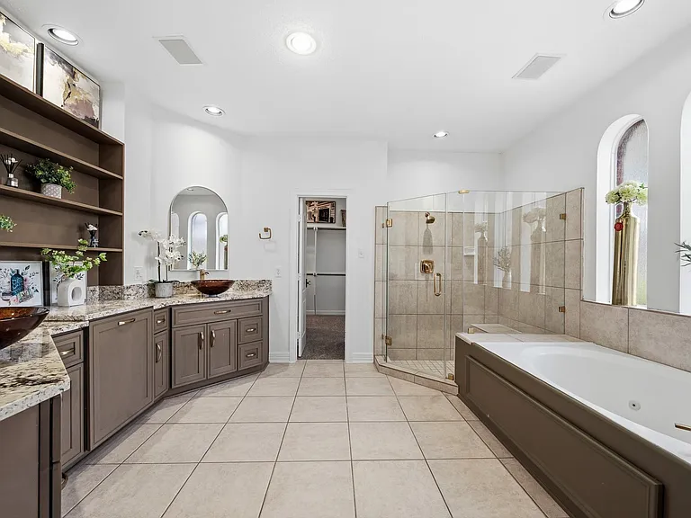 7211 Savannah Glen Ln W — Photo 25