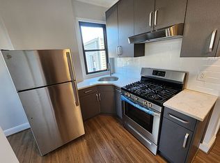 571 39th St APT 3F, Brooklyn, NY 11232