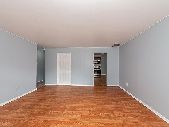 5th image of 7921 Fairhope Ct