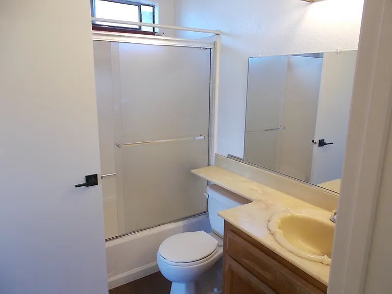 683 Shepherd Ave #D — Photo 13
