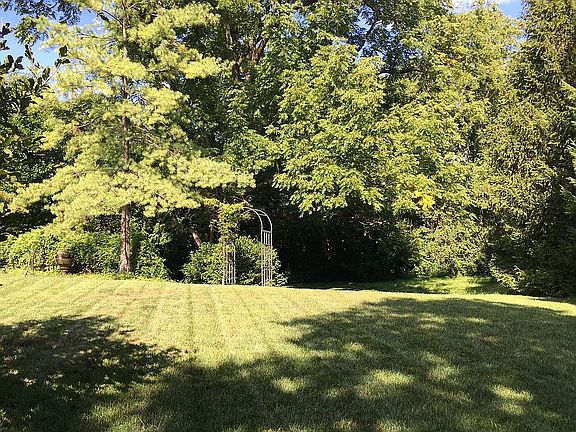 4th image of 7230 Oakenshaw Dr