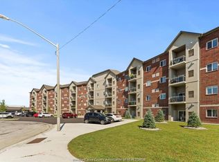 1888 Westview Park Blvd #111, Lasalle, ON