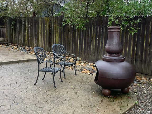 4th image of 465 Newton Way