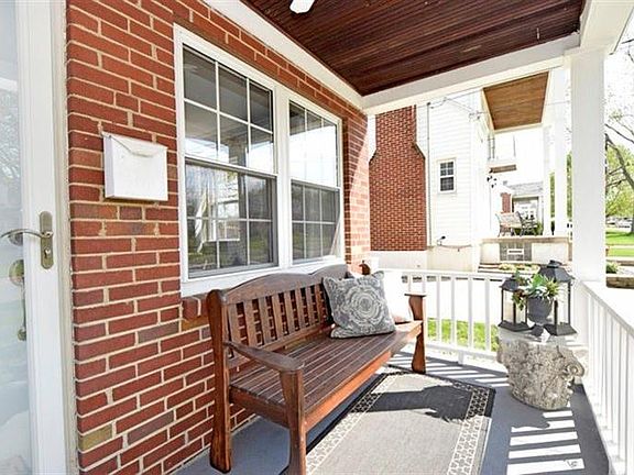 2nd image of 186 E Crest Dr
