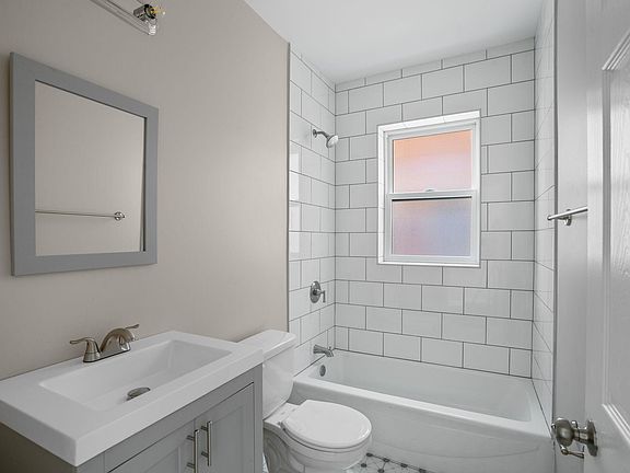 3rd image of 5325 Bancroft Ave #A
