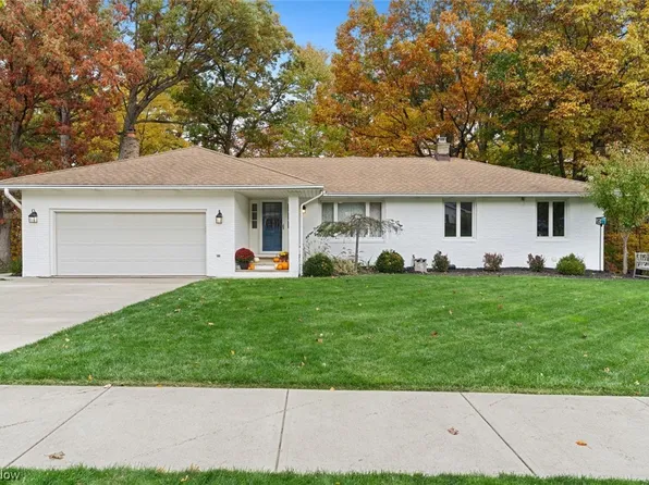 6861 Drexel Dr, Seven Hills, OH 44131