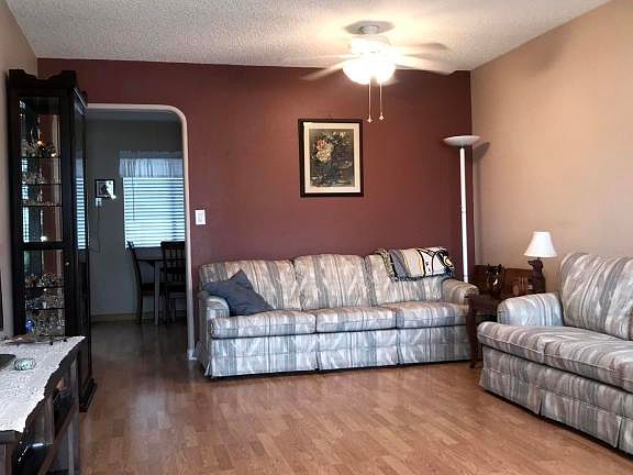 3rd image of 11138 W Emerald Dr