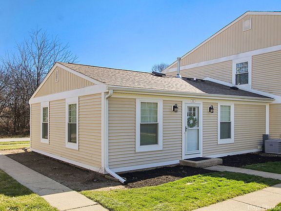 2nd image of 306 Russet Way #306
