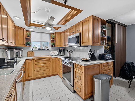 5th image of 6372 La Costa Drive #705