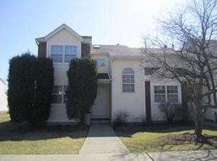 1 Woodlake Dr, Middletown, NY 10940