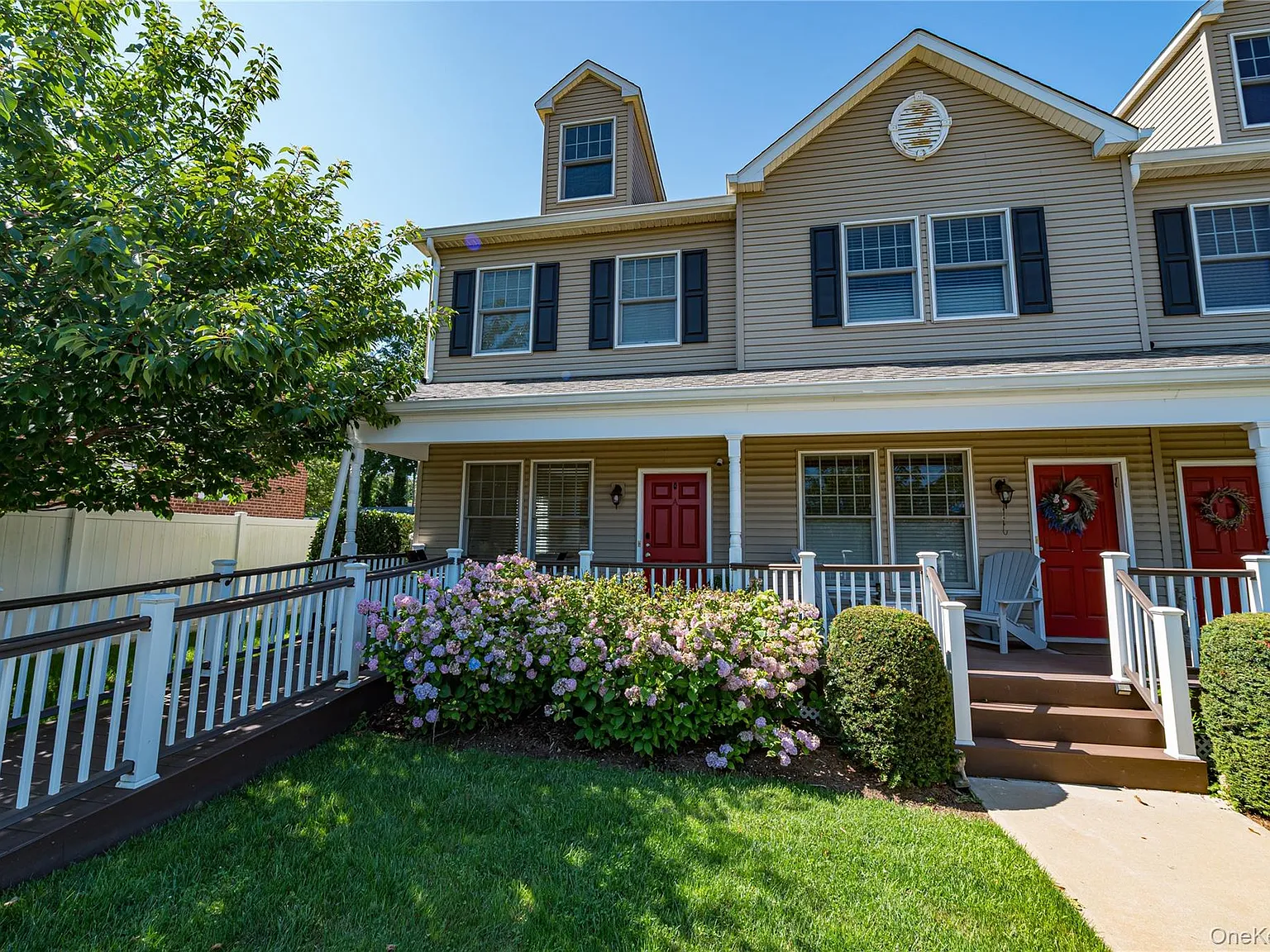 2 bed, 2.5 bath, 1200 sqft, $4,950 — Photo 1