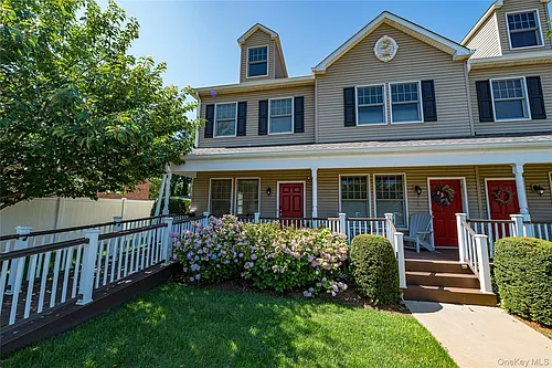 7 Nathan Hale Dr #A Photo 1 7 Nathan Hale Dr #A Photo 1