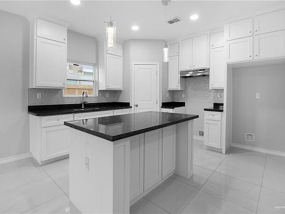 5th image of 624 Yoli Ln