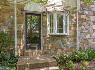 805 Chetworth Pl, Alexandria, VA 22314