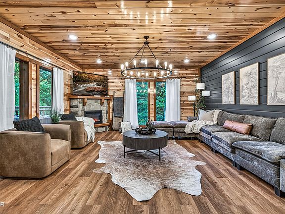 3rd image of 2765 Green Mountain Way