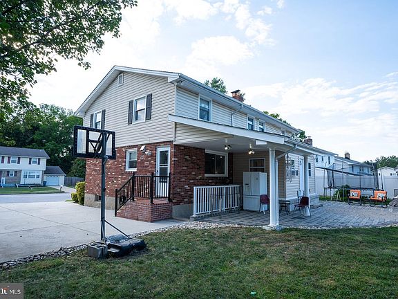 3rd image of 10201 Greenside Dr