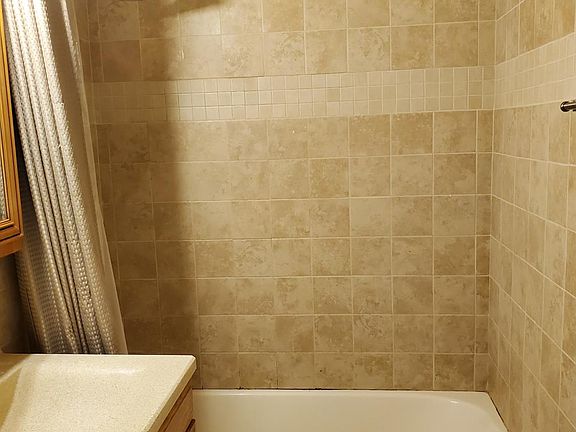 5th image of 1550 E 33rd Ave