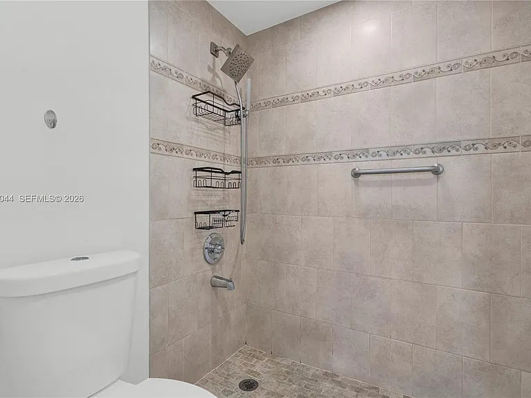 1121 SW 122nd Ave #412-2 — Photo 8