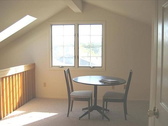 3rd image of 227 Cambridge Dr