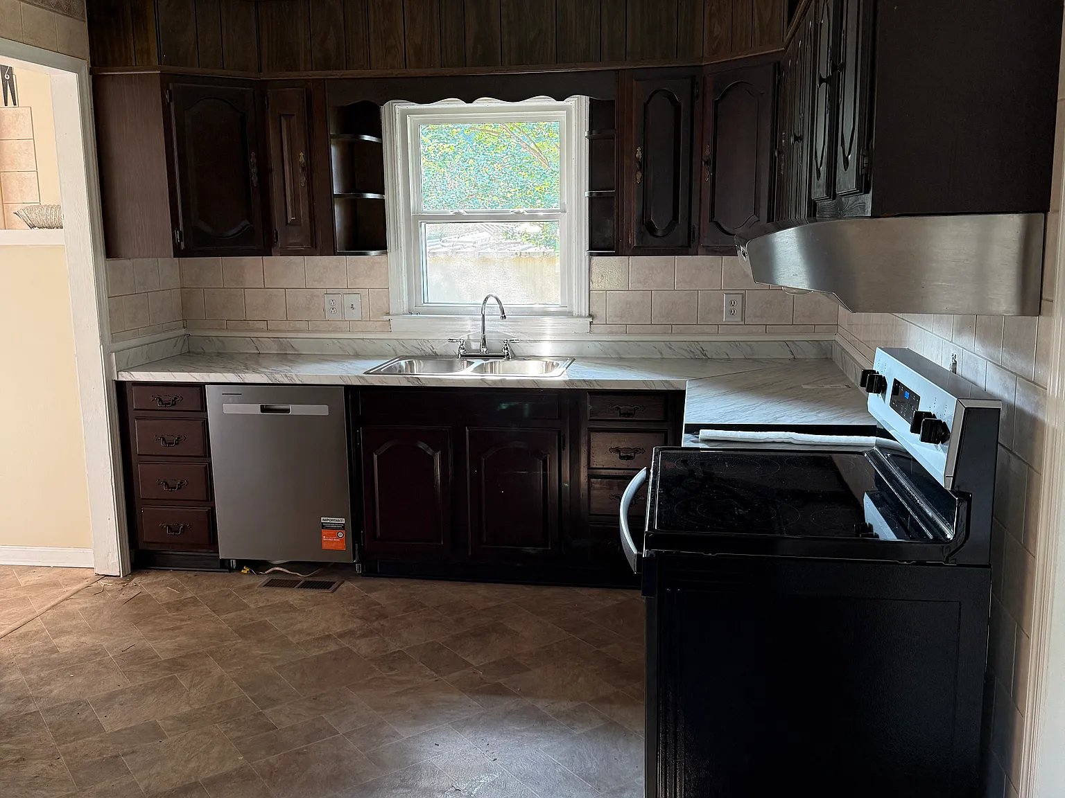 3 bed, 1254 sqft, $1,300 — Photo 3