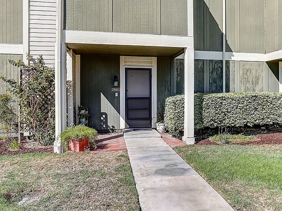 2nd image of 27068 Hidaway Ave Unit 1
