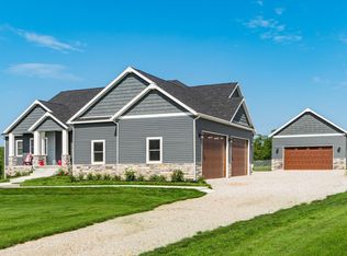 8971 Licking Trails Rd, Thornville, OH 43076