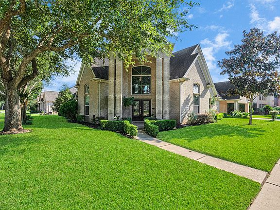 3rd image of 2103 Shade Crest Dr