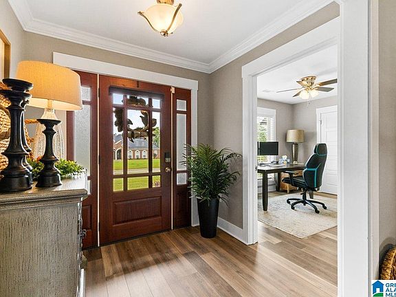 5th image of 102 Peach Tree Dr