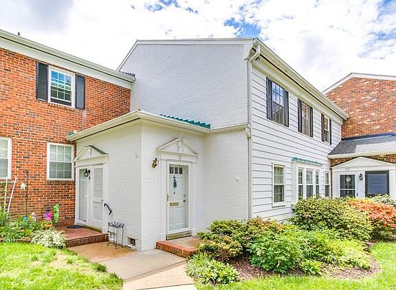 4th image of 21 Meadowlark Ln #0