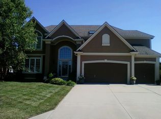 225 NE Hidden Valley Ln, Lees Summit, MO 64064