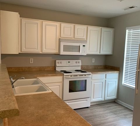 3rd image of 1107 Plexor Ln