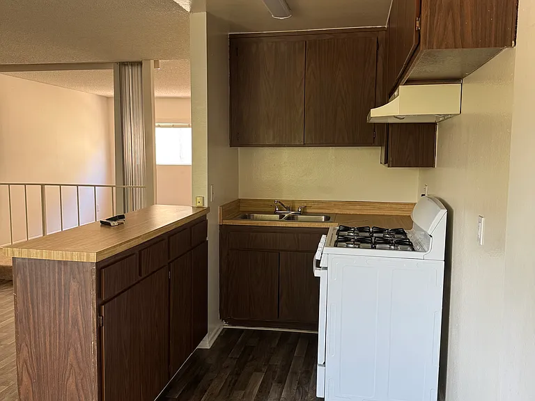 Sherman Oaks Country LLC — Photo 8