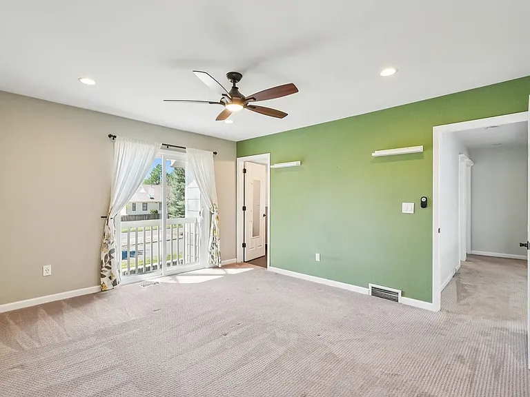 8064 Meadowdale Sq — Photo 11