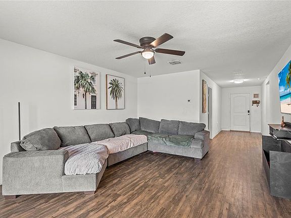 5th image of 1731 Chatham Green Cir