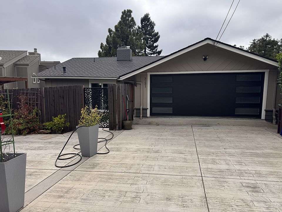 1st image of 3131 Robinson Dr