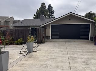 3131 Robinson Dr, Oakland, CA 94602