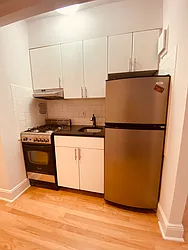 Rented by Metropolis Real Estate of Manhattan